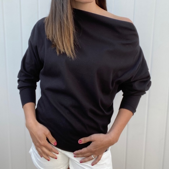 Cold Shoulder Top - Picture 2 of 6